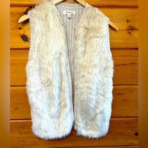 JJ Basics Womens M Vest Faux Fur Jacket Black Sleeveless Furry Vixen